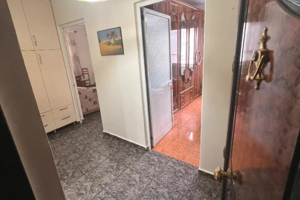 Shtepi ne shitje Apartament ne Tirane, 1+1, Mobilimi E mobiluar, Pagesa 117,000  Euro.