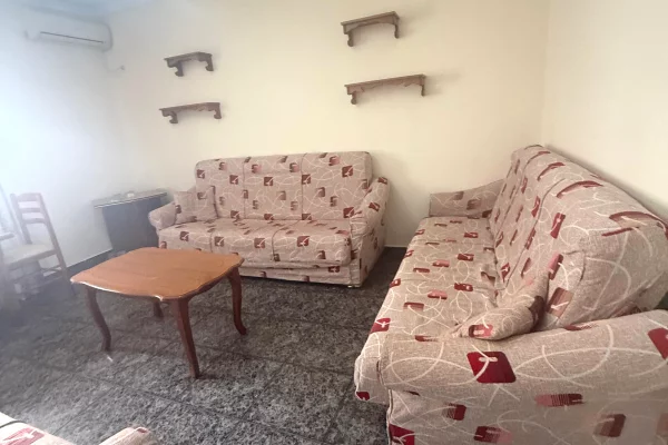 Shtepi ne shitje Apartament ne Tirane, 1+1, Mobilimi E mobiluar, Pagesa 117,000  Euro.