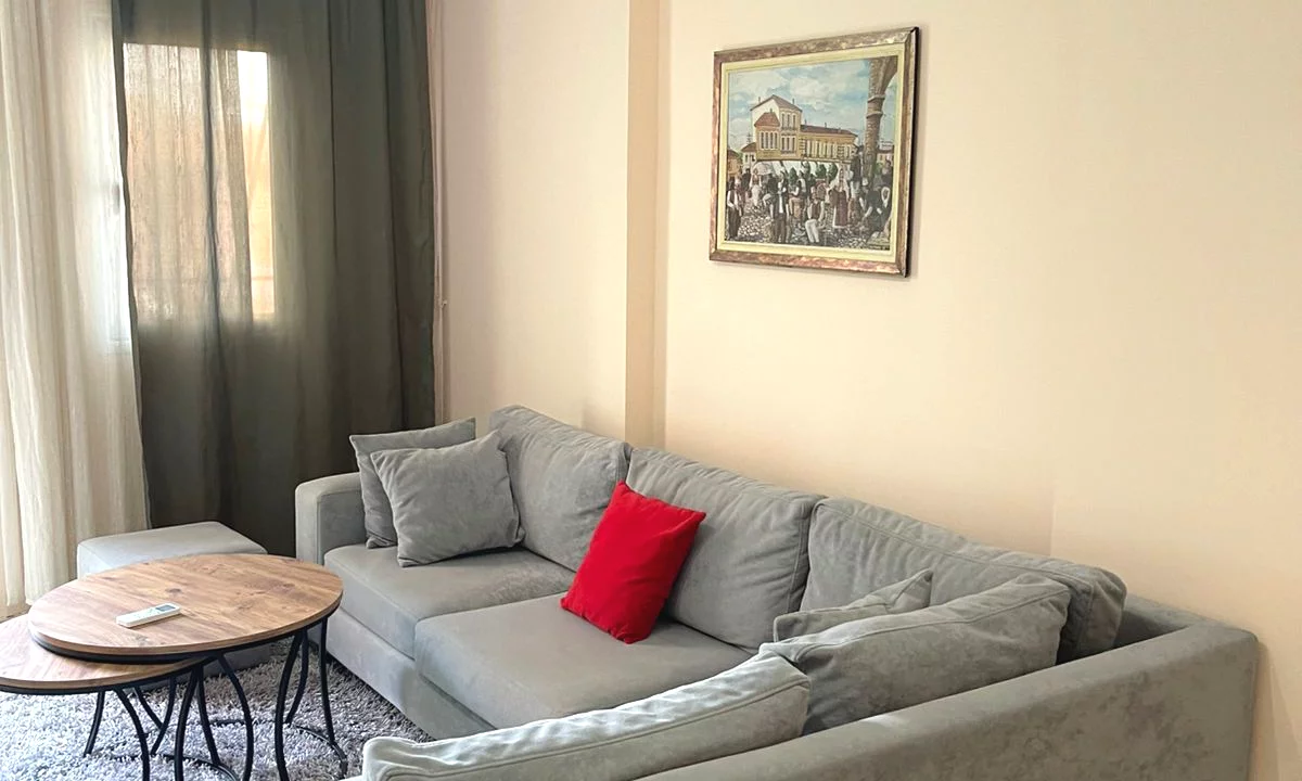 Shtepi me qera Apartament ne Tirane, 1+1, Mobilimi E mobiluar, Pagesa 60,000  Leke.