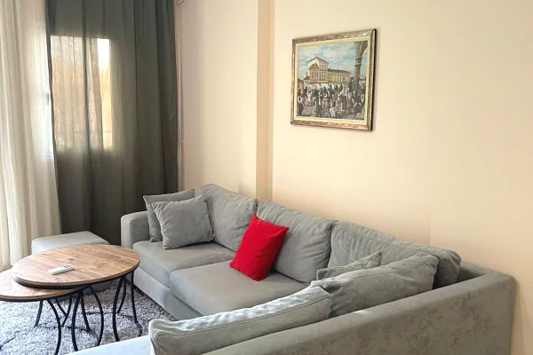 Shtepi me qera 1+1 ne Tirane - 60,000 Leke