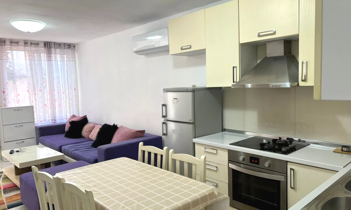 Shtepi me qera Shtepi Private ne Tirane, 2+1, Mobilimi E mobiluar, Pagesa 45,000  Leke.