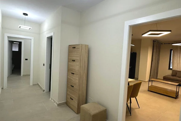 Shtepi me qera Apartament ne Tirane, 2+1, Mobilimi E mobiluar, Pagesa 70,000  Leke.