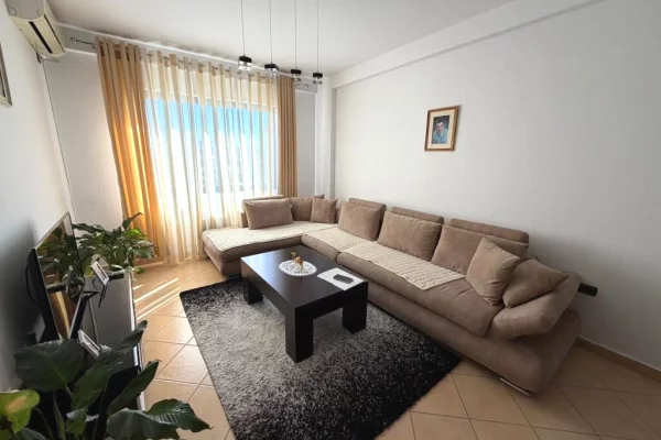 Shtepi ne shitje 2+1 ne Tirane - 15,500,000 Leke