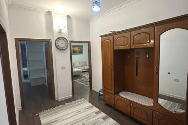 Shtepi me qera Apartament ne Tirane, 2+1, Mobilimi E mobiluar, Pagesa 55,000  Leke.
