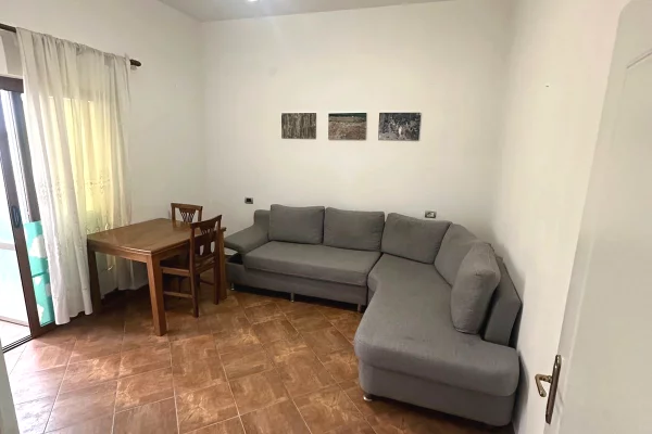 Shtepi me qera 1+1 ne Tirane - 33,000 Leke