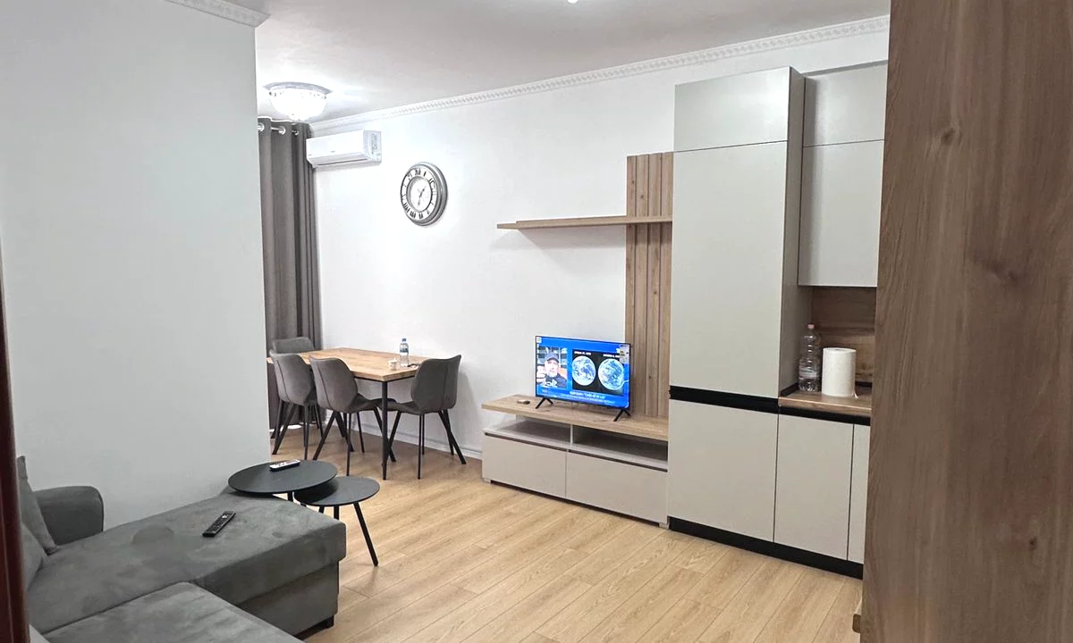 Shtepi me qera Apartament ne Tirane, 1+1, Mobilimi E mobiluar, Pagesa 45,000  Leke.