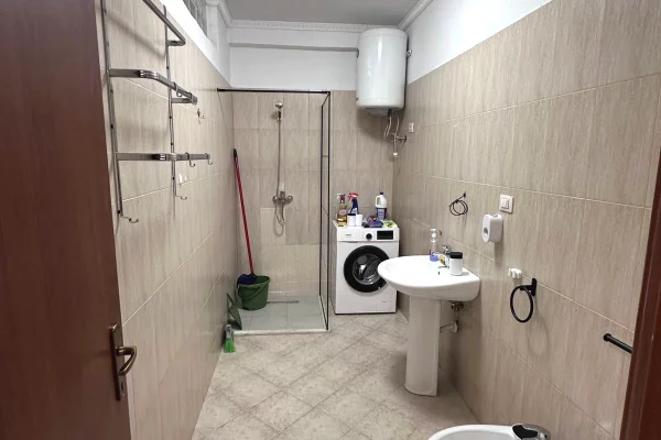 Shtepi me qera Apartament ne Tirane, 1+1, Mobilimi E mobiluar, Pagesa 45,000  Leke.