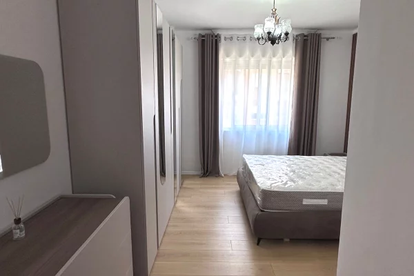 Shtepi me qera Apartament ne Tirane, 1+1, Mobilimi E mobiluar, Pagesa 45,000  Leke.