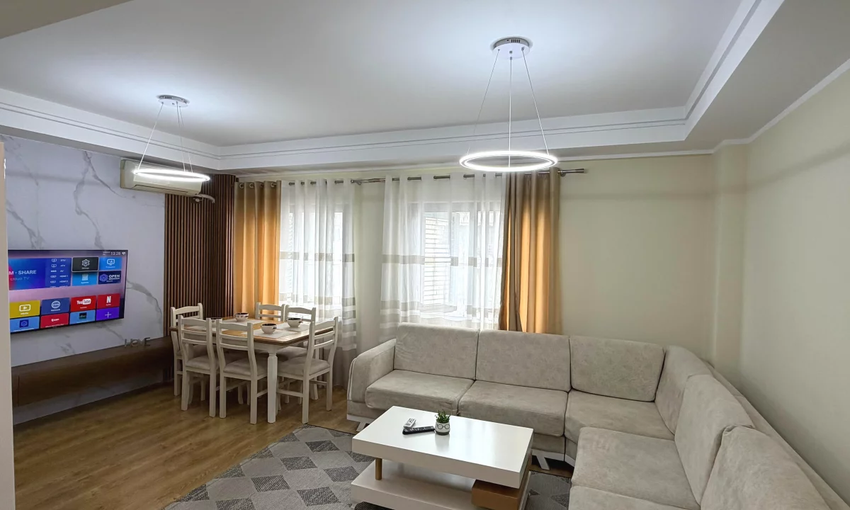 Shtepi ne shitje Apartament ne Tirane, 2+1, Mobilimi E mobiluar, Pagesa 16,600,000  Leke.