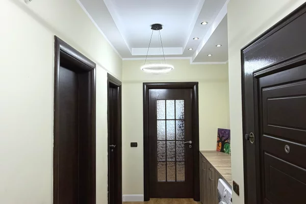 Shtepi ne shitje Apartament ne Tirane, 2+1, Mobilimi E mobiluar, Pagesa 16,600,000  Leke.