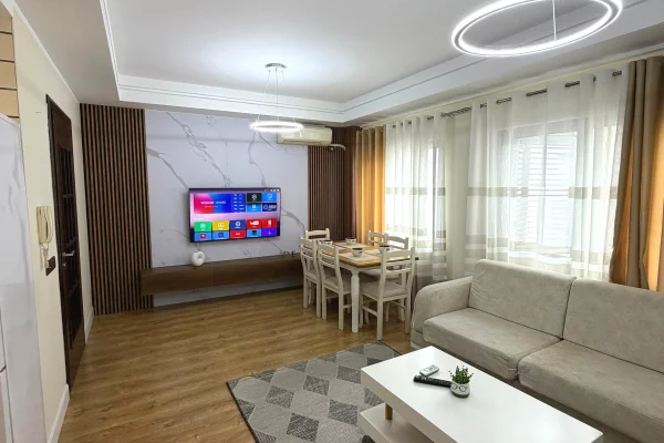 Shtepi ne shitje Apartament ne Tirane, 2+1, Mobilimi E mobiluar, Pagesa 16,600,000  Leke.