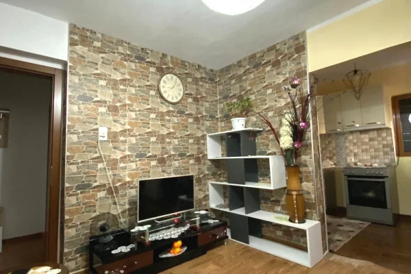 Shtepi ne shitje Apartament ne Tirane, 2+1, Mobilimi E mobiluar, Pagesa 7,000,000  Leke.