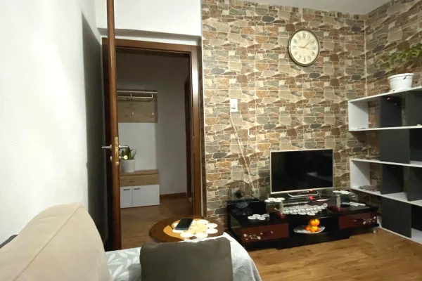 Shtepi ne shitje Apartament ne Tirane, 2+1, Mobilimi E mobiluar, Pagesa 7,000,000  Leke.