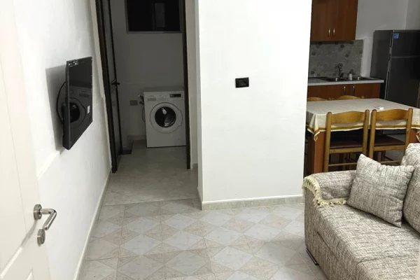Shtepi me qera Apartament ne Tirane, Garsoniere, Mobilimi E mobiluar, Pagesa 450  Euro.