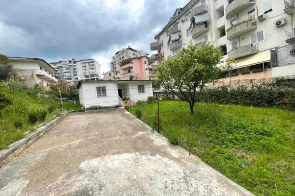 SHITET SHTËPI PRIVATE – FRESKU 3D