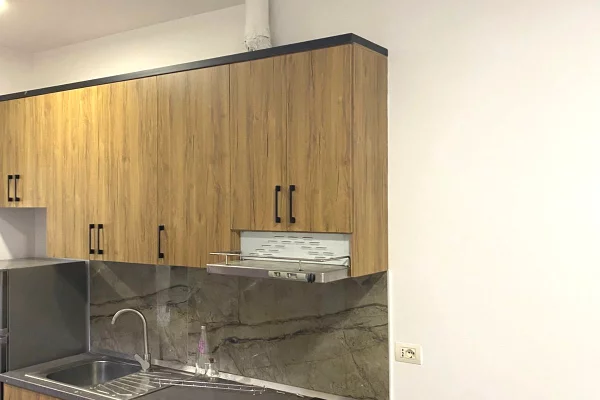 Shtepi me qera Apartament ne Tirane, 1+1, Mobilimi E mobiluar, Pagesa 35,000  Leke.