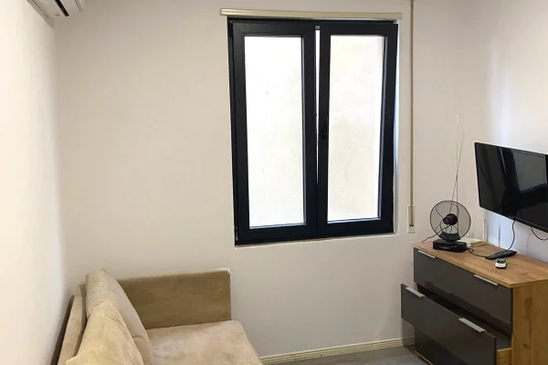 🏡 JEPET ME QERA APARTAMENT 1+1 – PRANË REZIDENCËS “KLENSI”