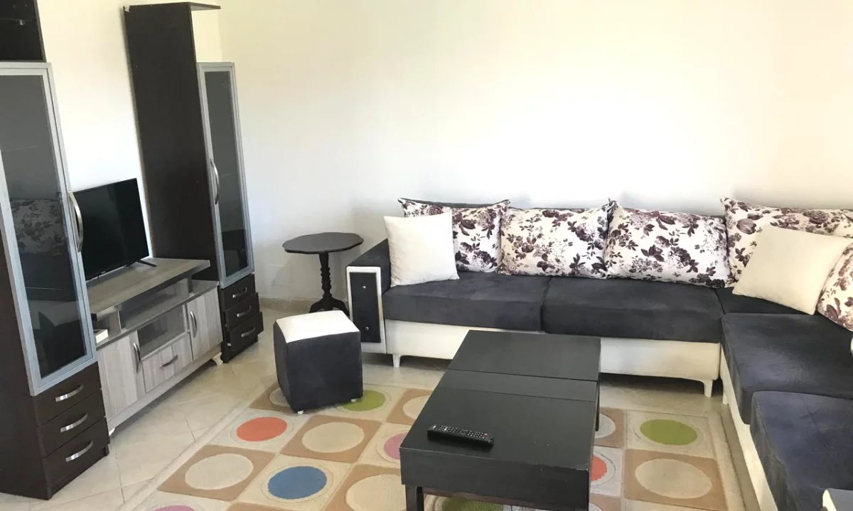 Shtepi me qera Apartament ne Tirane, 1+1, Mobilimi E mobiluar, Pagesa 35,000  Leke.