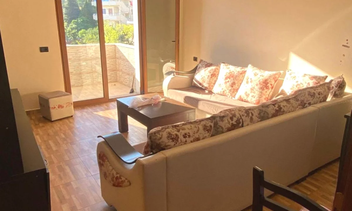 Shtepi me qera Apartament ne Tirane, 1+1, Mobilimi E mobiluar, Pagesa 30,000  Leke.