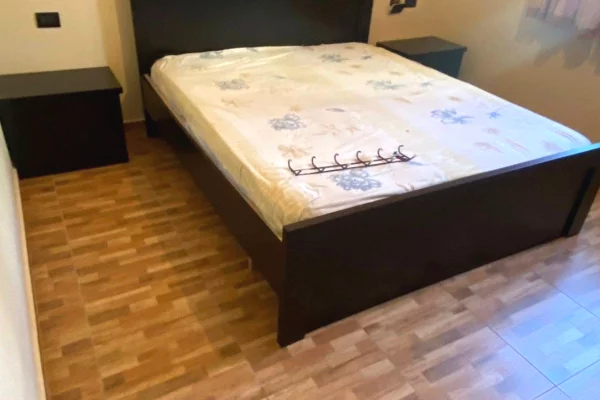 Shtepi me qera Apartament ne Tirane, 1+1, Mobilimi E mobiluar, Pagesa 30,000  Leke.