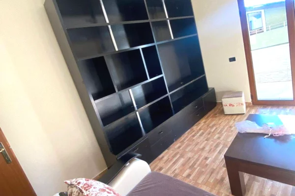 Shtepi me qera Apartament ne Tirane, 1+1, Mobilimi E mobiluar, Pagesa 30,000  Leke.