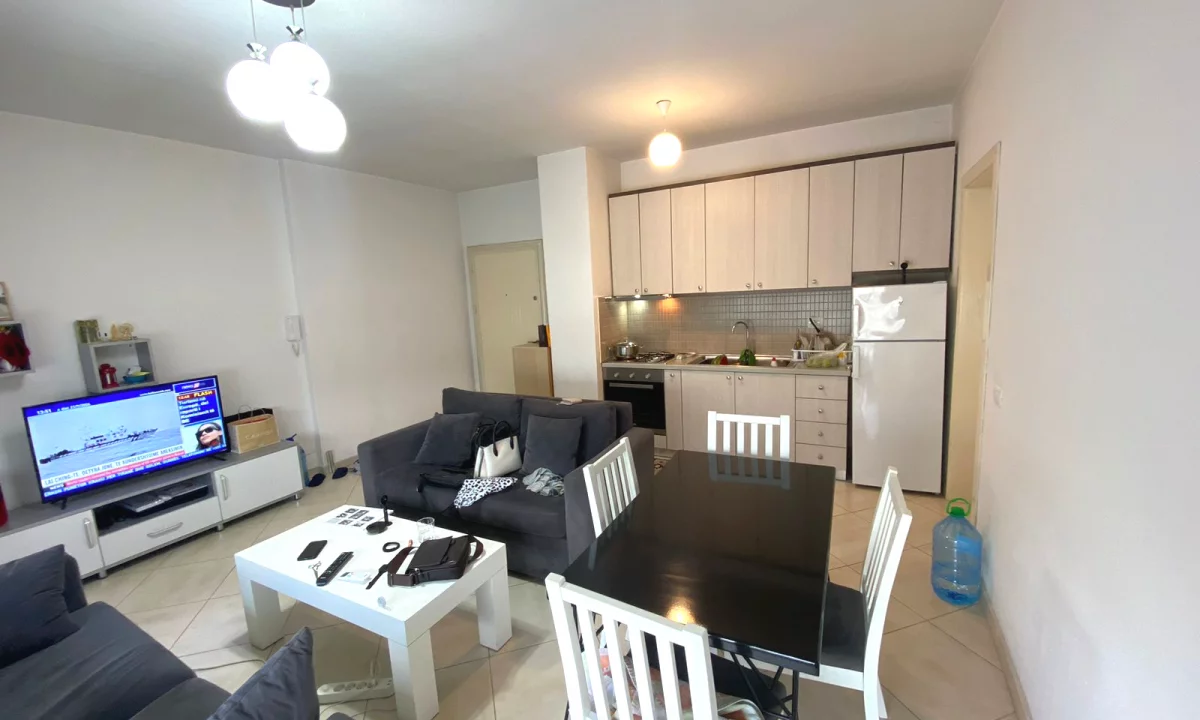 Shtepi me qera Apartament ne Tirane, 1+1, Mobilimi E mobiluar, Pagesa 45,000  Leke.