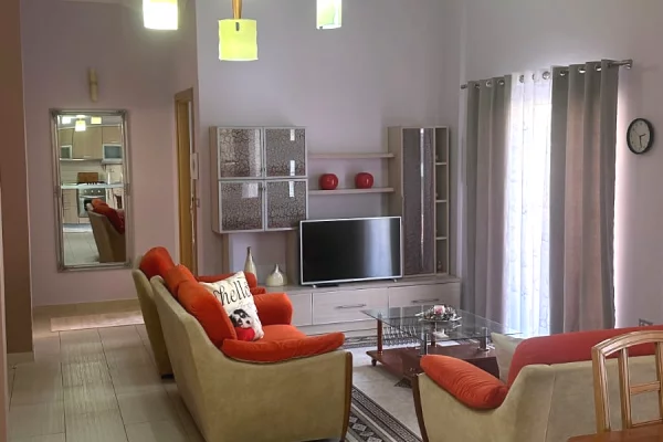 Shtepi me qera Apartament ne Tirane, 2+1, Mobilimi E mobiluar, Pagesa 850  Euro.