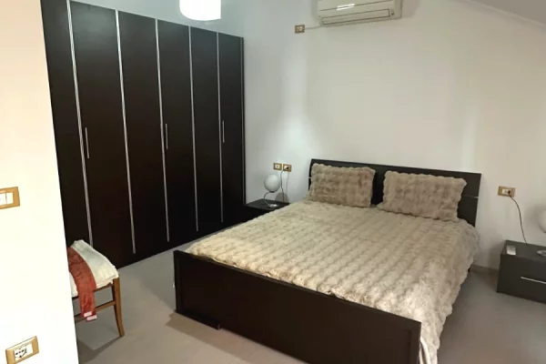 Shtepi me qera Apartament ne Tirane, 2+1, Mobilimi E mobiluar, Pagesa 850  Euro.