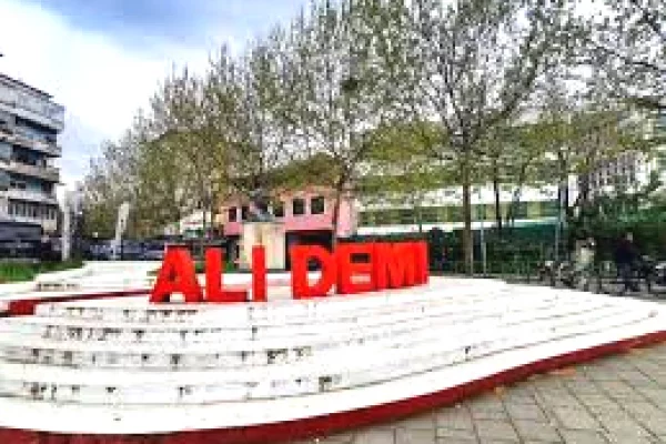 Shtepi ne shitje 1+1 ne Tirane - 9,500,000 Leke