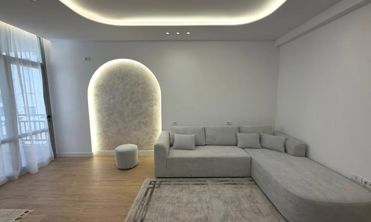 Shtepi ne shitje Apartament ne Tirane, 1+1, Mobilimi E mobiluar, Pagesa 11,100,000  Leke.