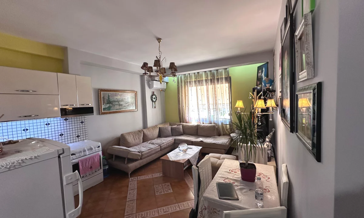 Shtepi me qera Apartament ne Tirane, 1+1, Mobilimi E mobiluar, Pagesa 43,000  Leke.