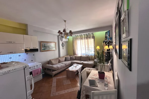 Shtepi me qera 1+1 ne Tirane - 43,000 Leke