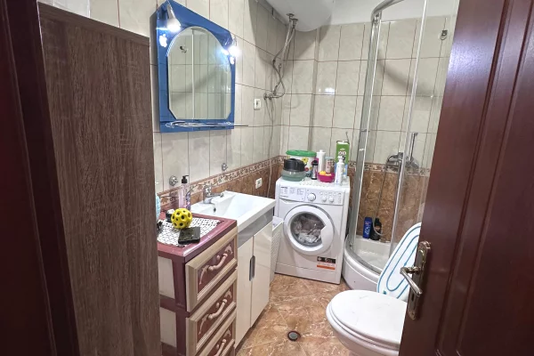 Shtepi me qera Apartament ne Tirane, 1+1, Mobilimi E mobiluar, Pagesa 43,000  Leke.