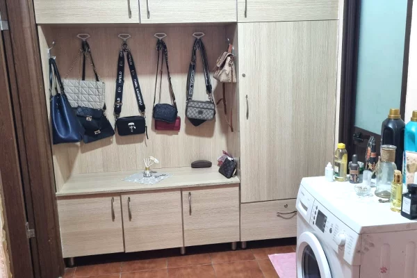 Shtepi me qera Apartament ne Tirane, 1+1, Mobilimi E mobiluar, Pagesa 35,000  Leke.