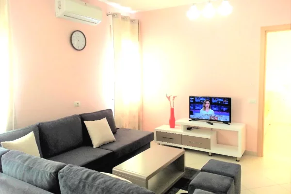 JEPET ME QERA APARTAMENT 1+1 – ZOGU I ZI, RING CENTER