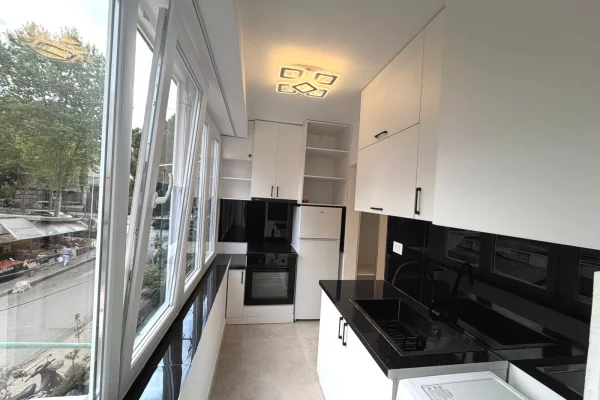 Shtepi ne shitje Apartament ne Tirane, Garsoniere, Mobilimi E mobiluar, Pagesa 88,000,000  Leke.