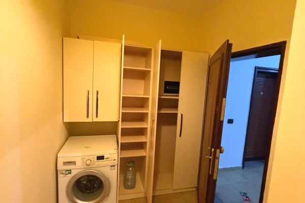 Shtepi me qera Apartament ne Tirane, 1+1, Mobilimi E mobiluar, Pagesa 40,000  Leke.