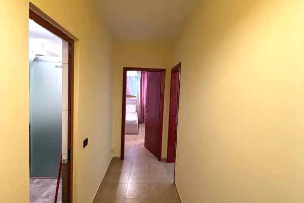 Shtepi me qera Apartament ne Tirane, 1+1, Mobilimi E mobiluar, Pagesa 40,000  Leke.