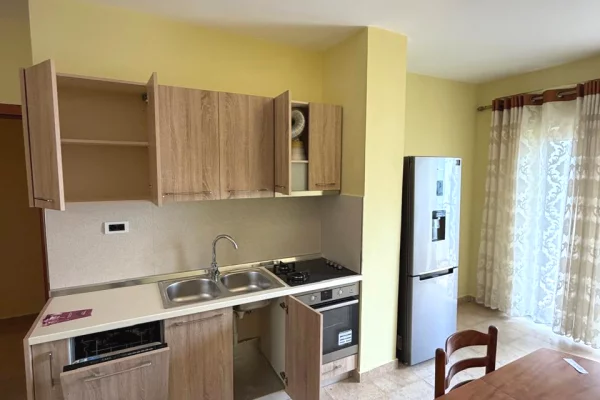 Shtepi me qera Apartament ne Tirane, 1+1, Mobilimi E mobiluar, Pagesa 40,000  Leke.