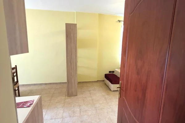 Shtepi me qera Apartament ne Tirane, 1+1, Mobilimi E mobiluar, Pagesa 40,000  Leke.