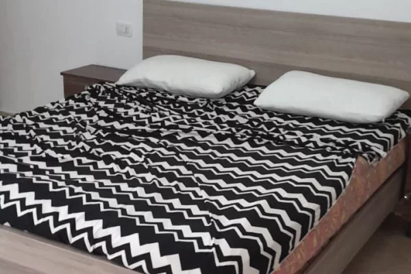 Shtepi me qera Apartament ne Tirane, 2+1, Mobilimi E mobiluar, Pagesa 43,000  Leke.