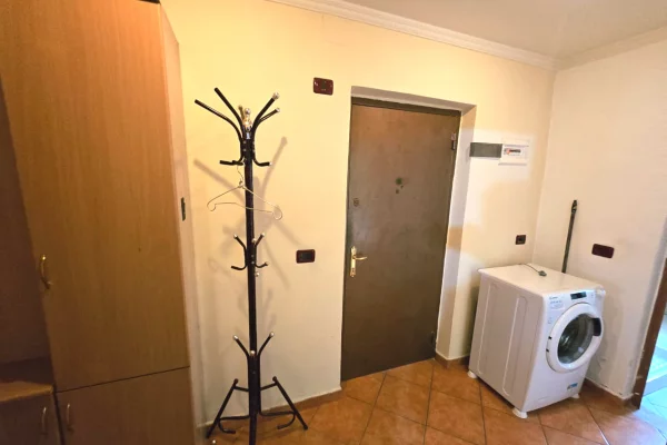 Shtepi me qera Apartament ne Tirane, 1+1, Mobilimi E mobiluar, Pagesa 40,000  Leke.