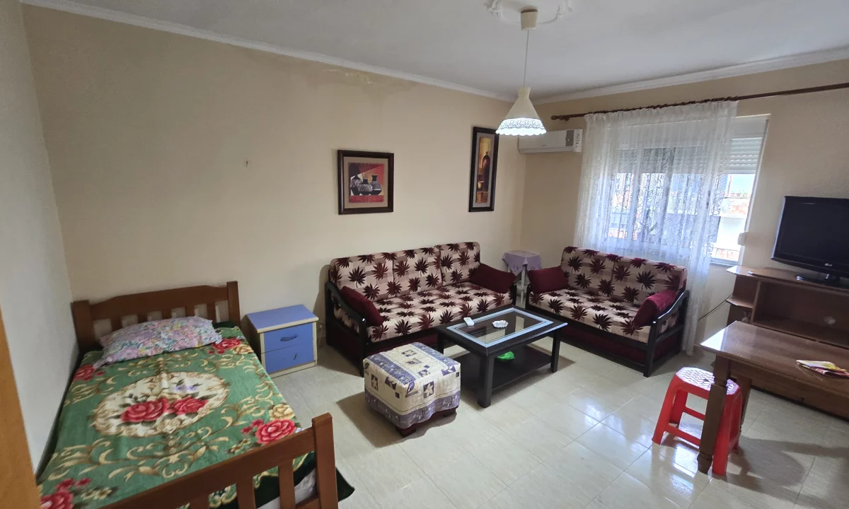 Shtepi ne shitje Apartament ne Tirane, 1+1, Mobilimi E mobiluar, Pagesa 950,000  Leke.