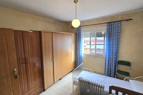 Shtepi ne shitje Apartament ne Tirane, 1+1, Mobilimi E mobiluar, Pagesa 950,000  Leke.