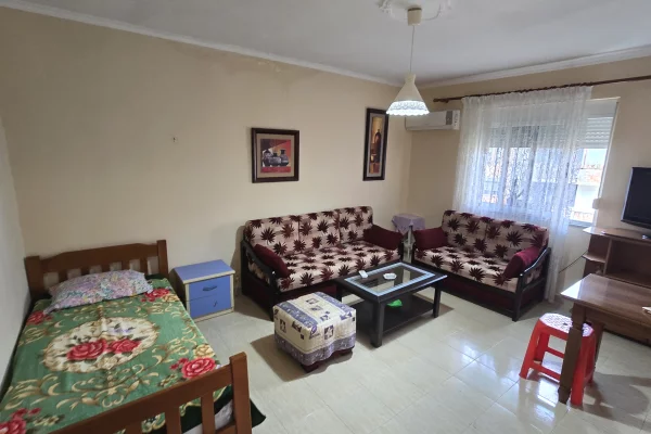 Shtepi ne shitje 1+1 ne Tirane - 950,000 Leke