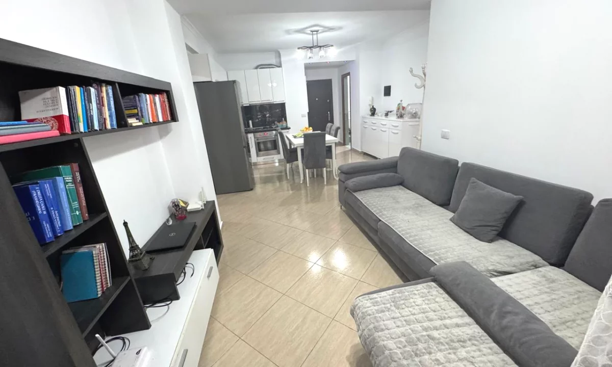 Shtepi ne shitje Apartament ne Tirane, 3+1, Mobilimi E mobiluar, Pagesa 185,000  Euro.