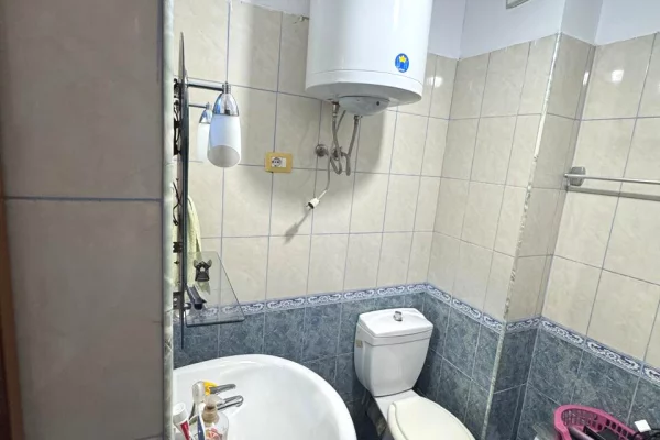 Shtepi ne shitje Apartament ne Tirane, 3+1, Mobilimi E mobiluar, Pagesa 185,000  Euro.