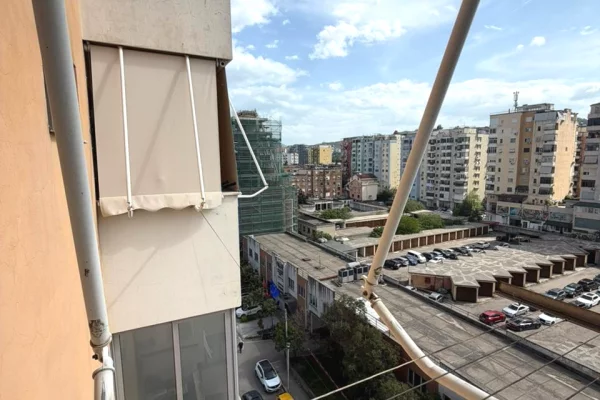 Shtepi ne shitje Apartament ne Tirane, 2+1, Mobilimi E mobiluar, Pagesa 230,000  Euro.
