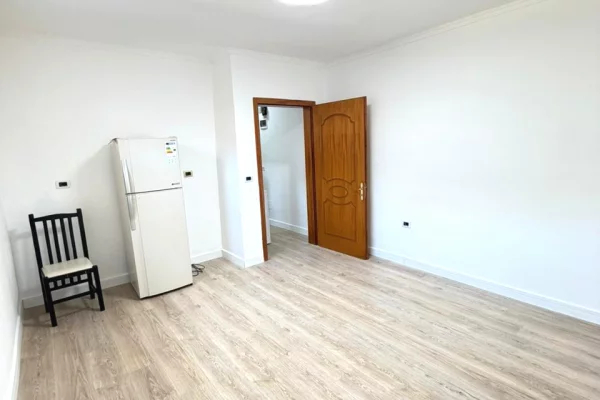 Shtepi me qera Garsoniere ne Tirane - 35,000 Leke