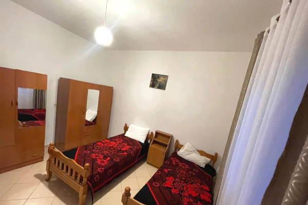 Shtepi me qera Apartament ne Tirane, 1+1, Mobilimi E mobiluar, Pagesa 35,000  Leke.